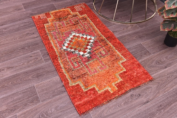 2x4 Vintage Red Doormat Rug, Famrhouse Design, 2x4 Accent Rug, Traditional Weave, Turkish