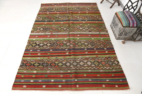 5x8 Area Kilim Rug, 5x8 Wool Jute Kilim, 5x8 Turkish Vintage Kilim Rug, Hand Woven Wool Rug, 5x8 Rug, Green & Red Kilim, Mid Century, Gifts