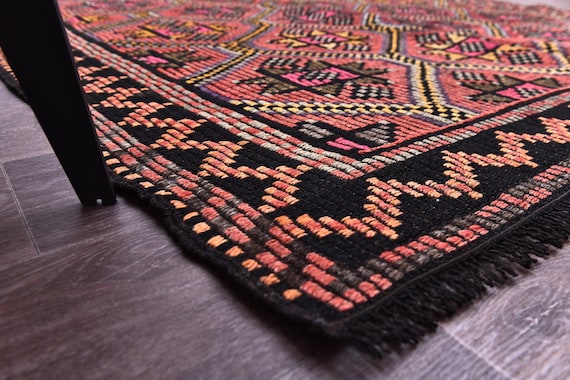5x7 Vintage Kilim Rug,  Handmade Wool Jute Kilim Rug, Black Burgundy Color, Living Room Bedroom Decor, Accent Rug
