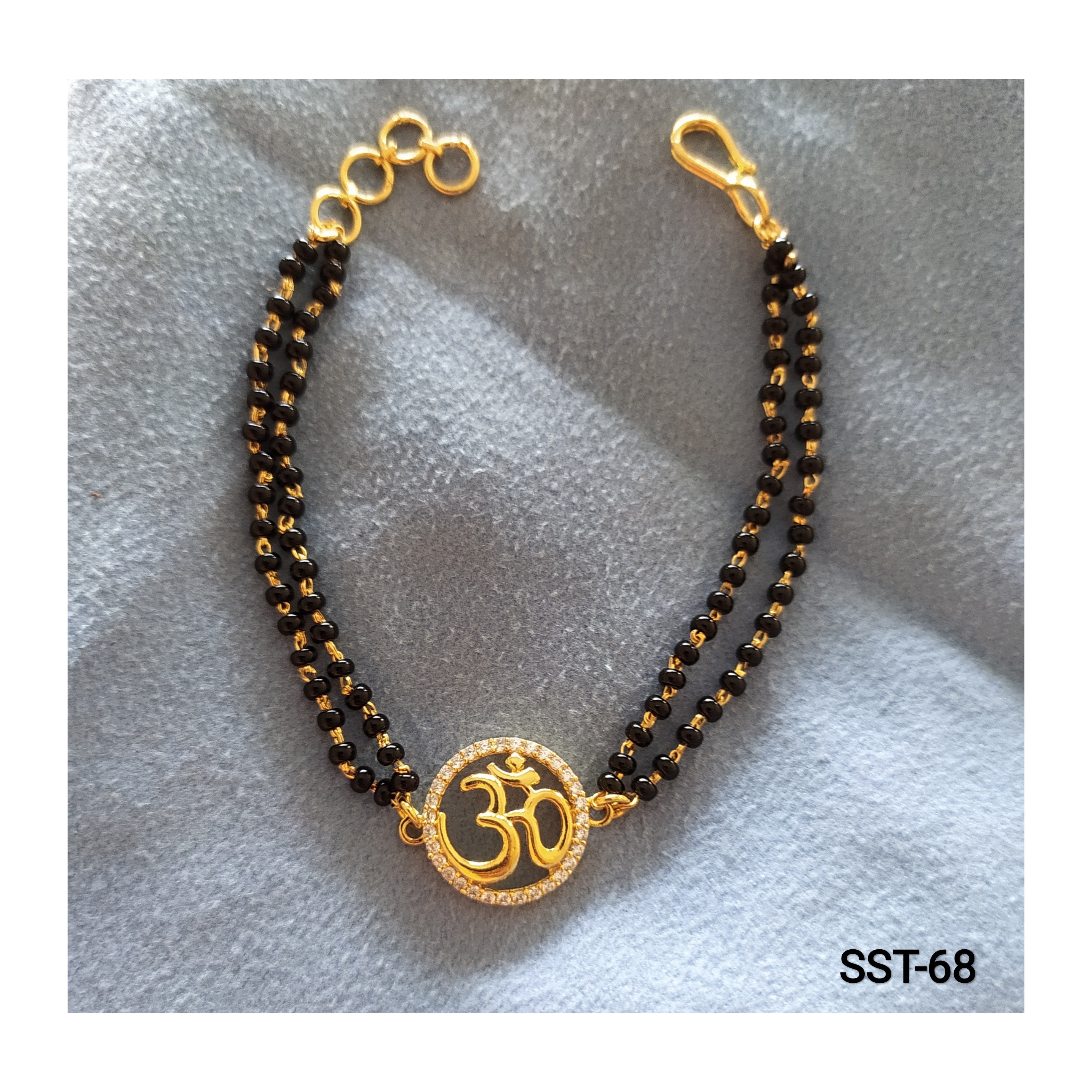 Buy Kundan Hand Mangalsutra Bracelet With Gold Plating 351275 | Kanhai  Jewels