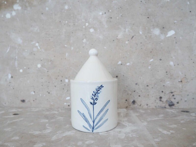 barattolo zuccheriera ceramica con fiori blu lavanda