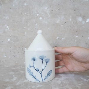 barattolo zuccheriera ceramica con fiori blu tarassaco