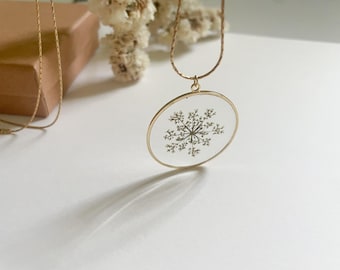 Colar de resina com flores de cenoura silvestre secas, pingente floral, joia botânica com flores secas prensadas, presente para mãe
