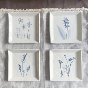 Piatti Quadrati in Ceramica Botanica Fatti a Mano, Piatti Portata Dessert Dolce, Vassoio Decorativo Quadrato, Stoviglie con Fiori Impressi