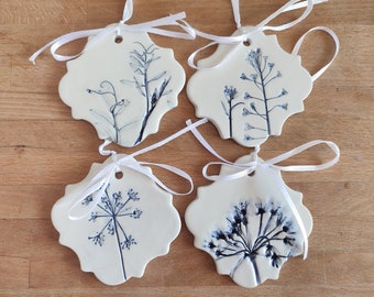 Decorazioni Ceramica, 4 Decorazioni da Appendere, Fatto a Mano, Decorazione Albero di Natale, Ornamento Natalizio, Bomboniere Matrimonio