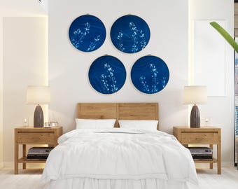 Cianotipia botânica com flores de cerejeira, cianotipia original em tecido de 40 cm, bastidor de bordado, arte de parede, decoração de parede com impressão solar.