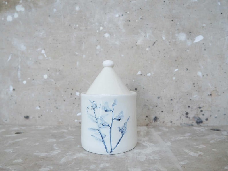 barattolo ceramica con coperchio fiore di pisello blu