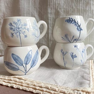 Blue Floral Ceramic Mug, Handmade Coffee Cup with Pressed Flowers, Pottery Botanical Print, Blue and White Flower Design, Birth Flowers