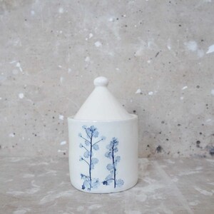 barattolo zuccheriera ceramica con fiori blu veronica