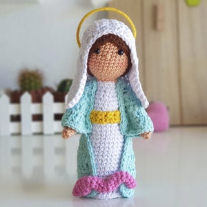 Muster zum Häkeln einer Figur der Wundertätigen Jungfrau. (Muster auf Spanisch)