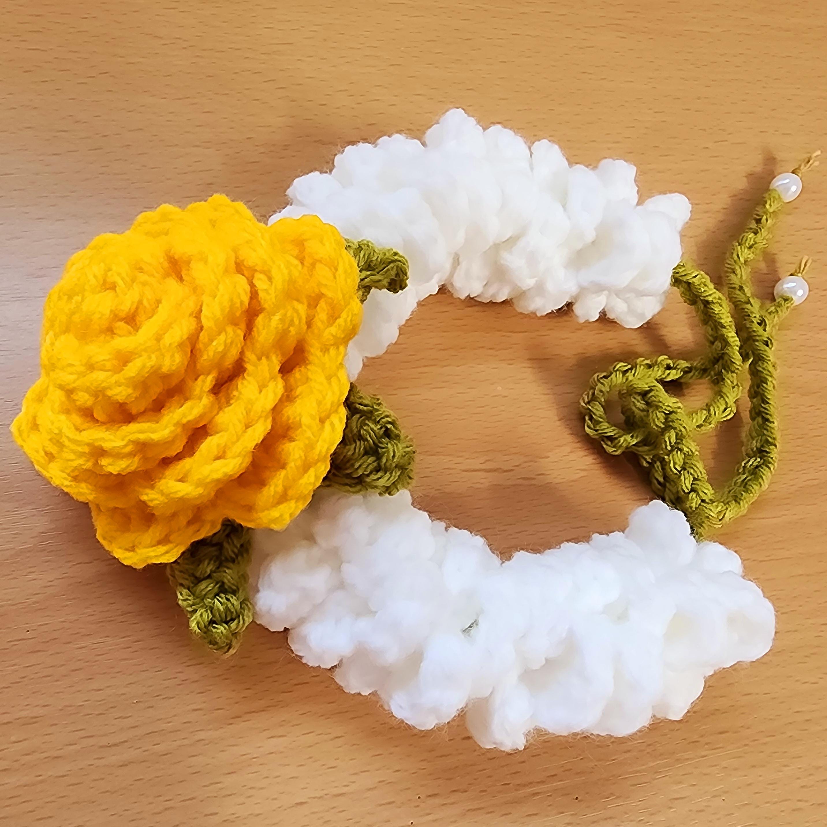 New Handmade crochet Jasmine  gajara/ gajra headband hair accessory Crochet hair clips( gajra) ??️?. DM for order  main image 2