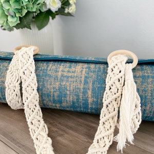 Macrame yoga mat strap | yoga mat carrier | yoga accessories | yoga mat holder | yoga mat bag | yoga teacher gift | Yoga lover gift