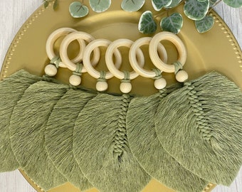 Macrame Feather Napkin Ring Set | Boho macrame feather with wooden ring | Macrame Leaf Napkin Ring | Wooden Napkin Ring | Leaf Napkin Ring