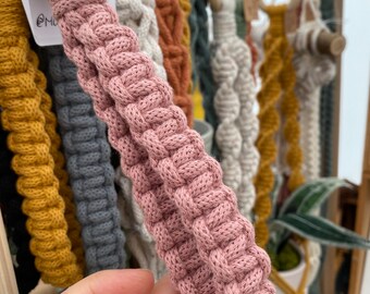 Macrame keyring / keychain / wristlet - pink beige yellow green blue lilac black blue Teracotta orange for bag or keys