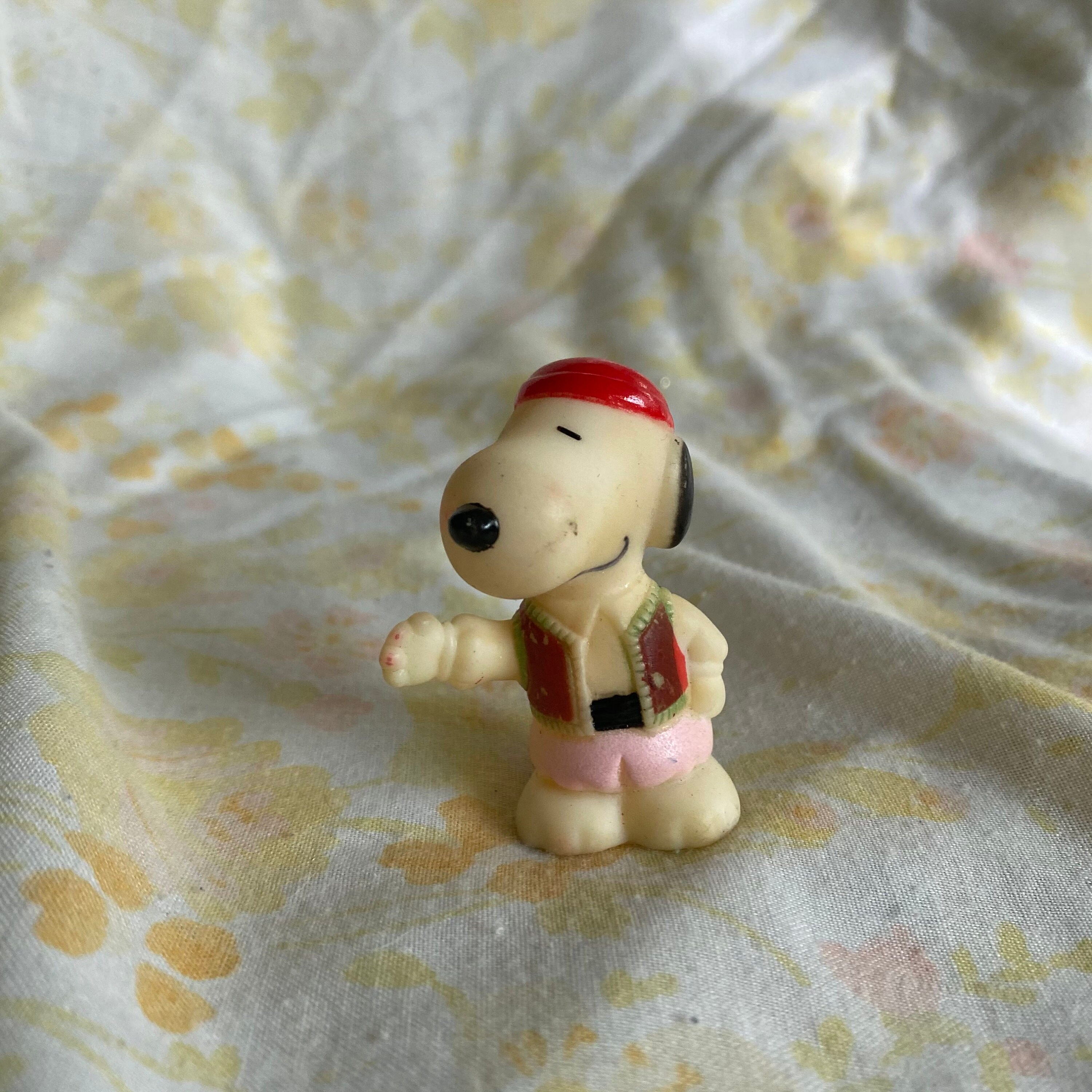 small snoopy figurine