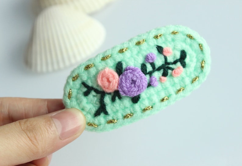 Flower retro cute hair clips for toddlers Handmade light blue floral Knitted Crochet hair clips Ladies hair clips