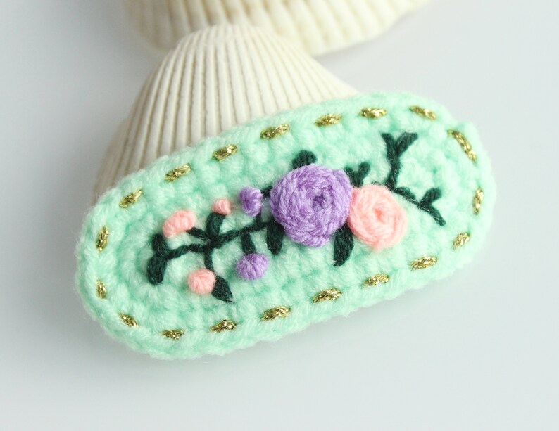 Flower retro cute hair clips for toddlers Handmade light blue floral Knitted Crochet hair clips Ladies hair clips