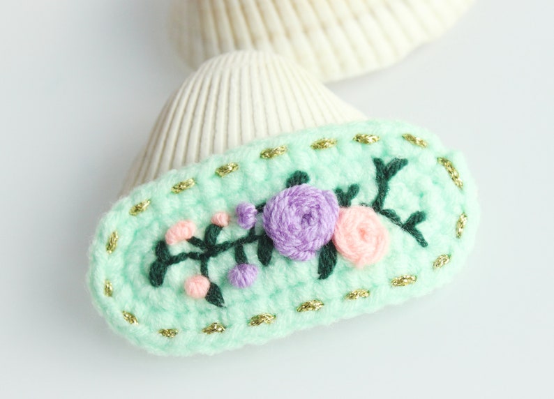 Flower retro cute hair clips for toddlers Handmade light blue floral Knitted Crochet hair clips Ladies hair clips