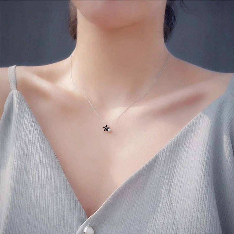 Sweet color daisy flower necklace women black zircon necklace