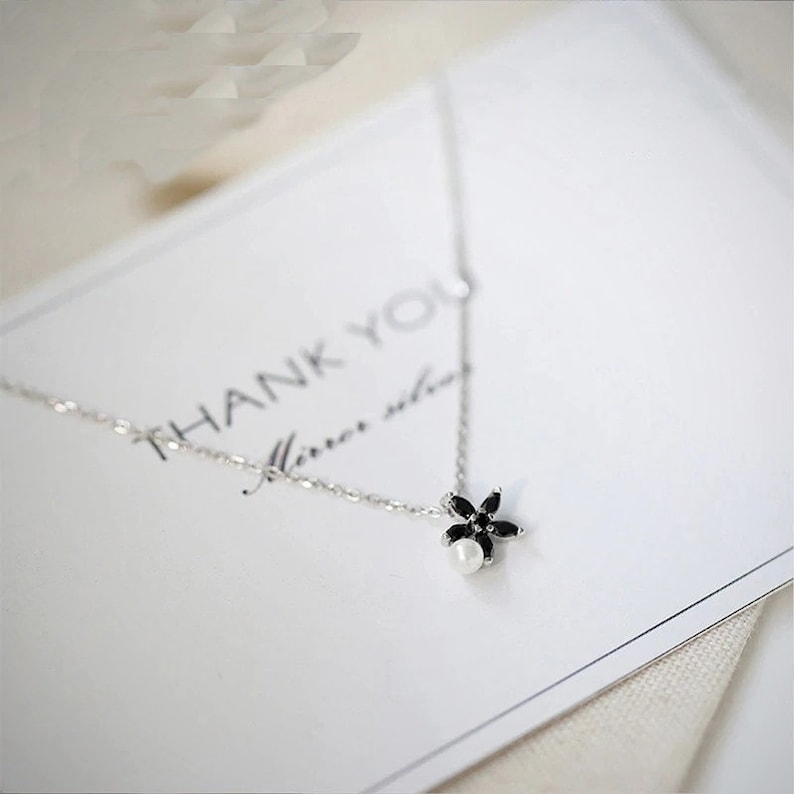 Sweet color daisy flower necklace women black zircon necklace