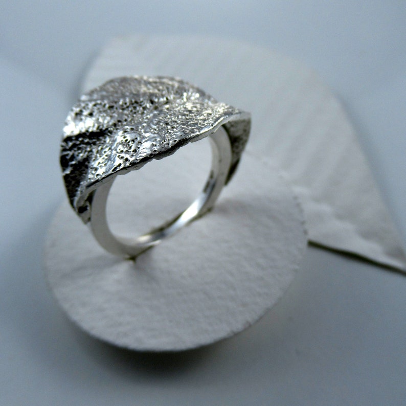 Corrugated leaf ring in sterling silver, Statement textured nature ring, Designer wrapped leaf birthday ring image 8