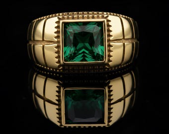 Anillo de sello cuadrado de oro de 14 k con piedra preciosa verde