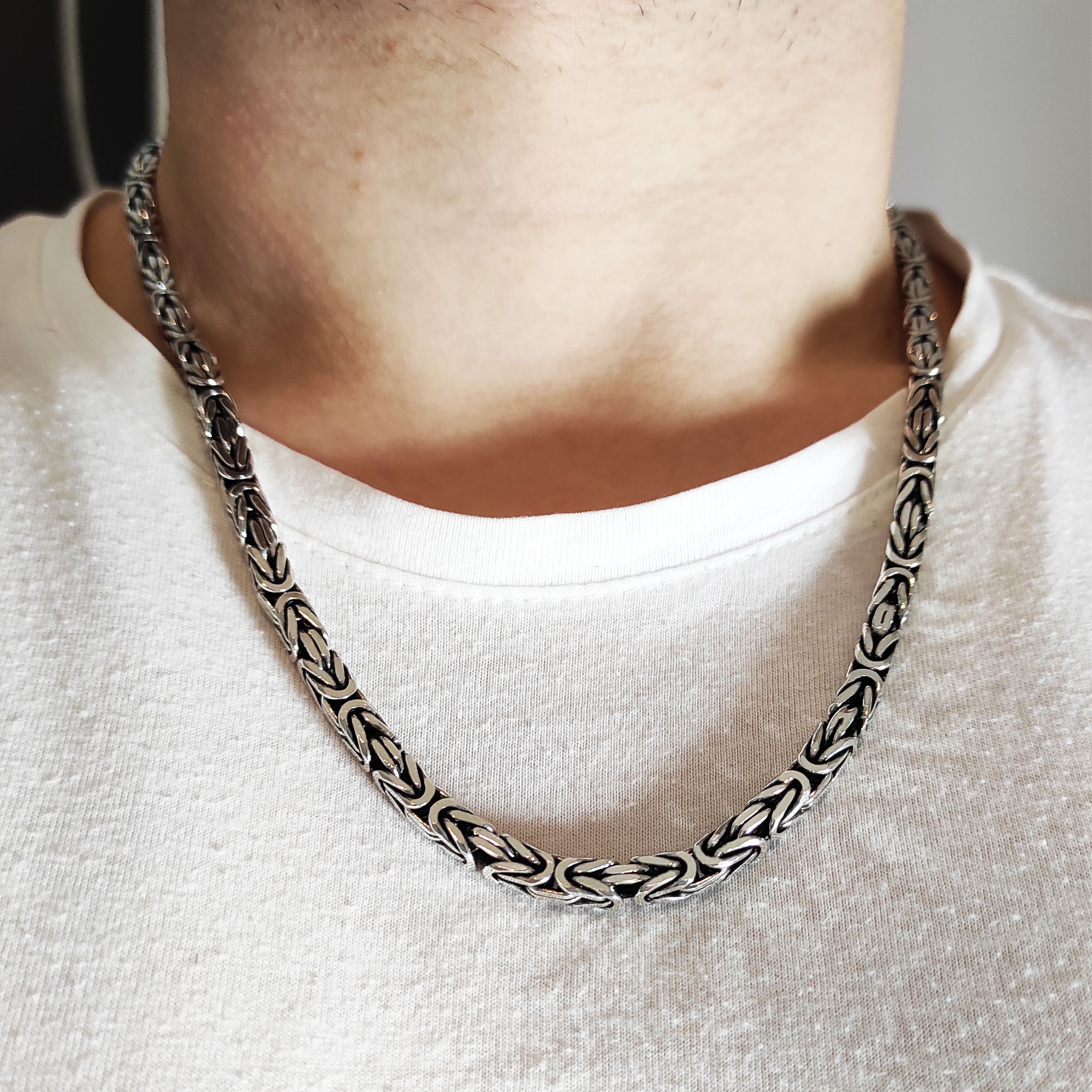 ハンドメイドの酸化スターリングシルバー製ビザンチンチェーン