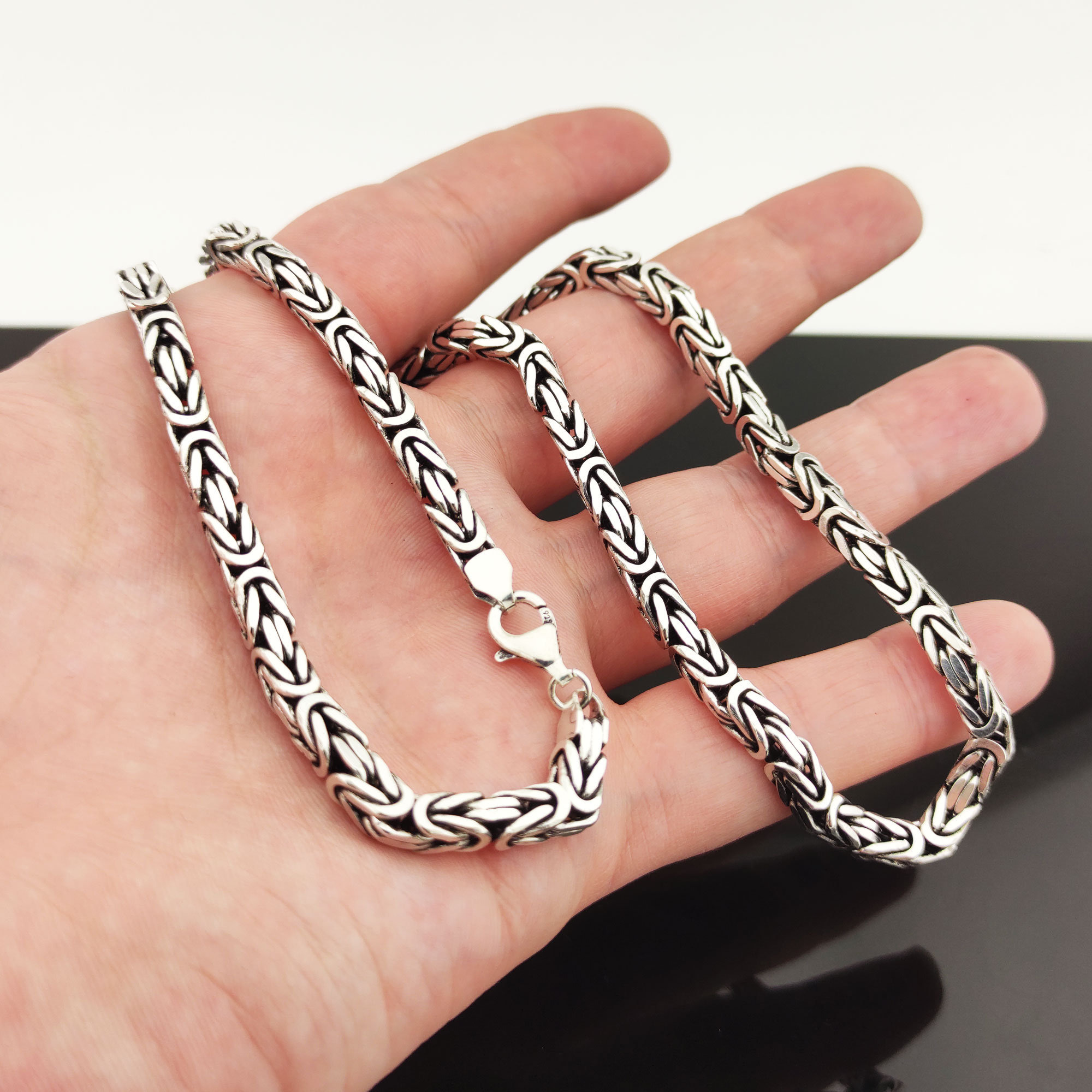ハンドメイドの酸化スターリングシルバー製ビザンチンチェーン