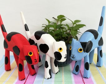 Wooden cat Sculpture / Cat wooden Figurine