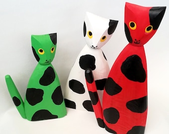 Wooden cat Sculpture / Cat wooden Figurine