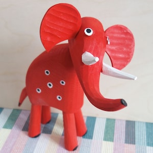 Wooden Elephant Sculpture / Hand carvet Wooden Elephant