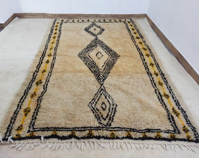 Traditional Moroccan carpet, Berber carpet, Azilal carpet Size 300*190