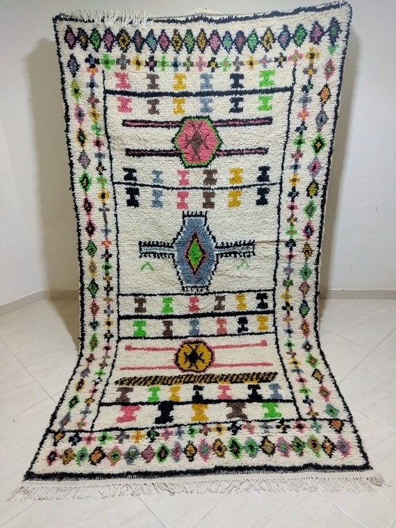 Handmade morocco carpet, dimensions 266/143 ctm