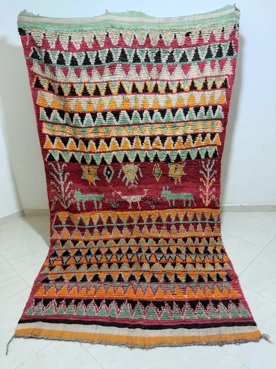 Old Moroccan tradition carpet, old used carpet, azilal carpet، Old-fashioned rug, brown carpet