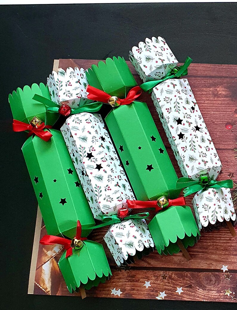 Christmas Cracker SVG Easy to Make Christmas Decorations ...
