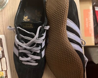 Gladys Post Overtræder Adidas Titans - Etsy