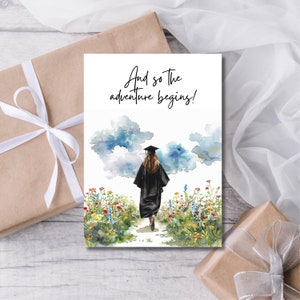 And So The Adventure Begins College afstudeerkaart, vrouwelijke afstudeercadeaukaart voor dochter of kleindochter, afdrukbaar, direct downloaden
