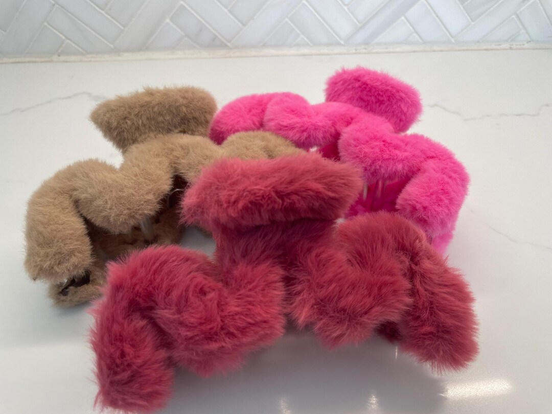 ジャンボファークローヘアクリップ - ふわふわぬいぐるみアクセサリー