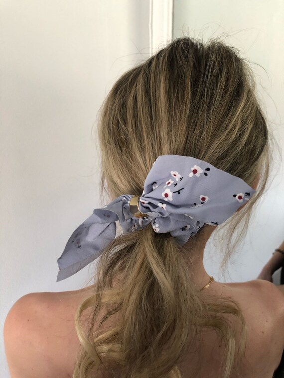 Fascia Per Capelli Con Fiocco E Orecchie Da Coniglio: Accessorio Fatto A Mano Per Donne E Ragazze, Regalo Carino.