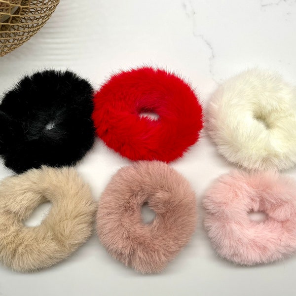 Fur scrunchies / pink fur scrunchie / black fur scrunchie / beige fur scrunchie / hair ties