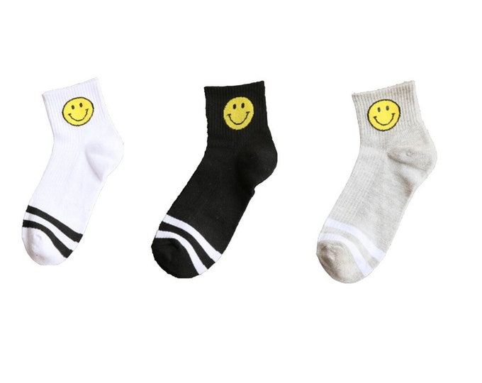 Womens Short Smiley Face Socks