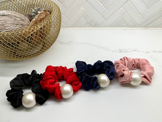 Pearl scrunchie deals