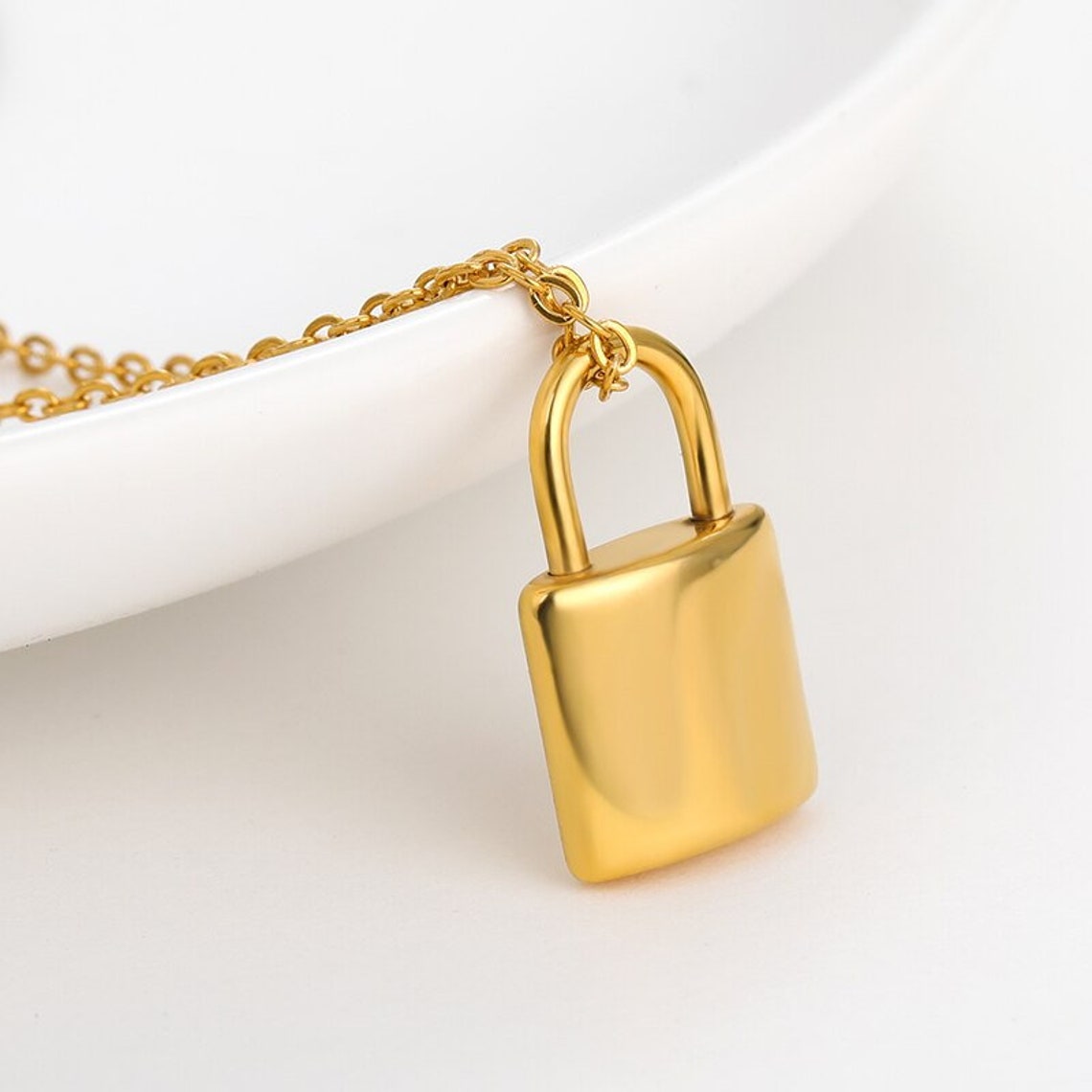 Gold Padlock Necklace Dainty Necklace Pad Lock Pendant Locker Etsy