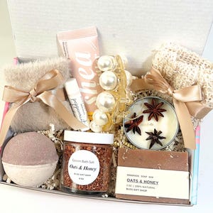 Self Care Spa Gift Set, Relaxation Stress Relief Gift Box, Aromatherapy Spa Gift Basket,Care Package for Her, Birthday Gift Cheer Up Gift S1