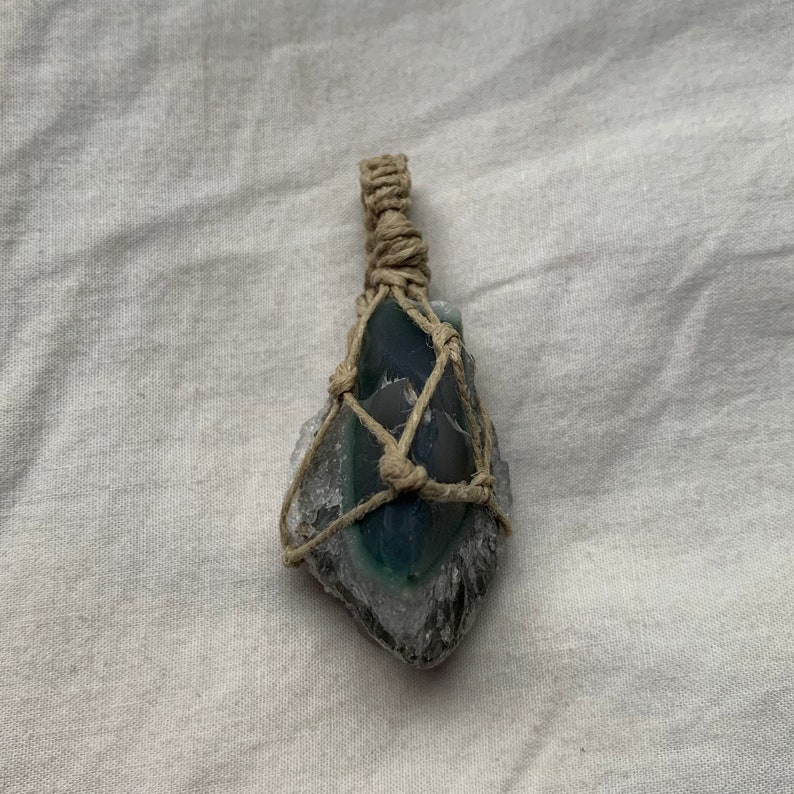 Blue-lace /& quartz hemp necklace