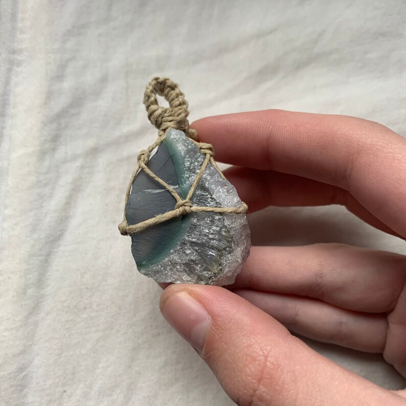 Blue-lace /& quartz hemp necklace