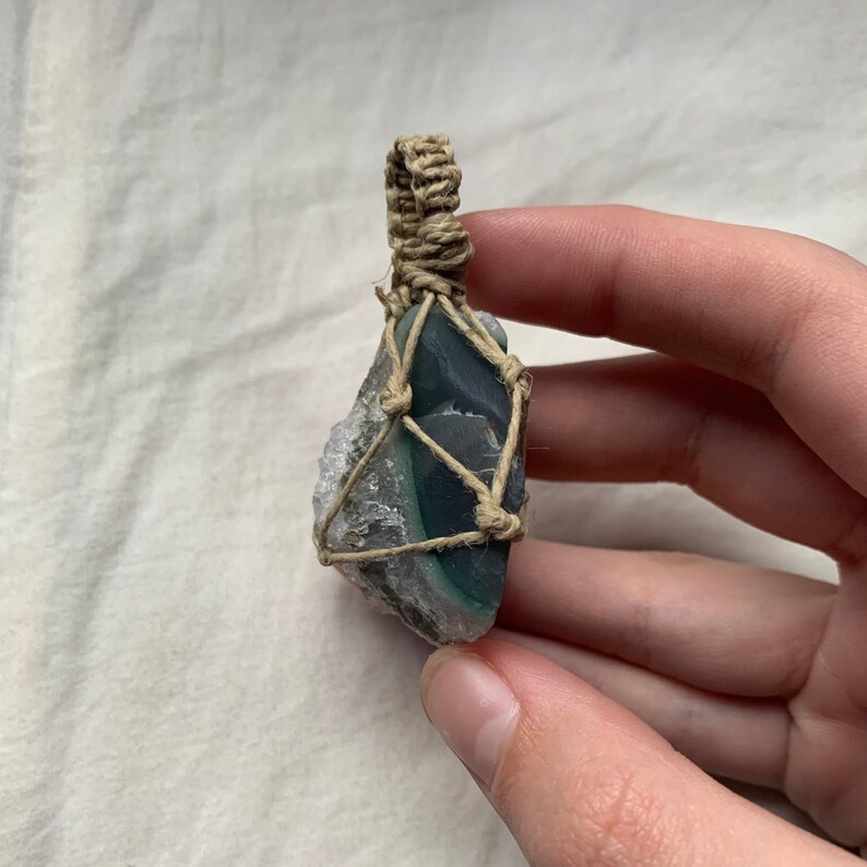 Blue-lace /& quartz hemp necklace