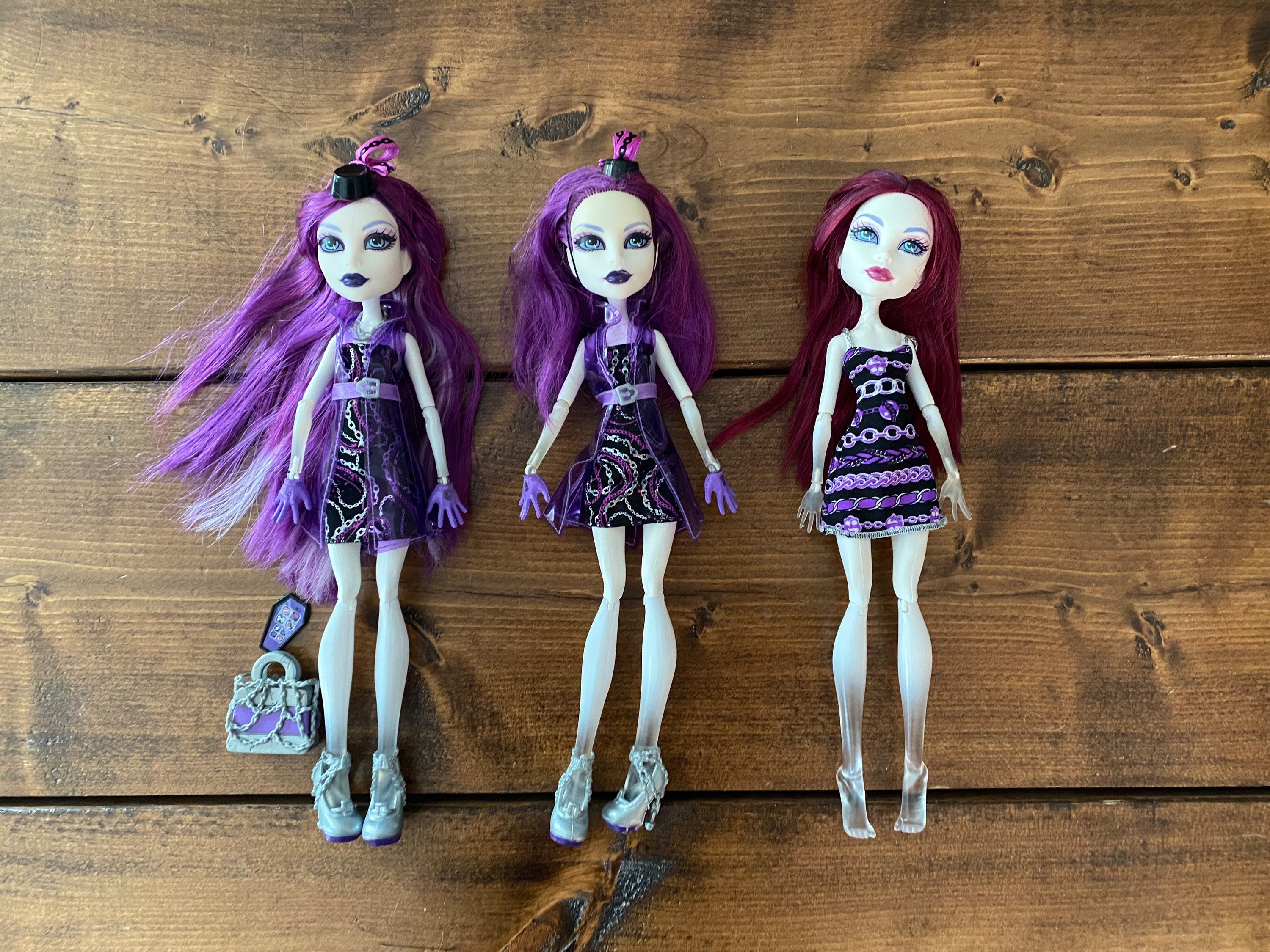 MONSTER HIGH: SPECTRA VONDERGEIST DRESS UP jogo online gratuito em