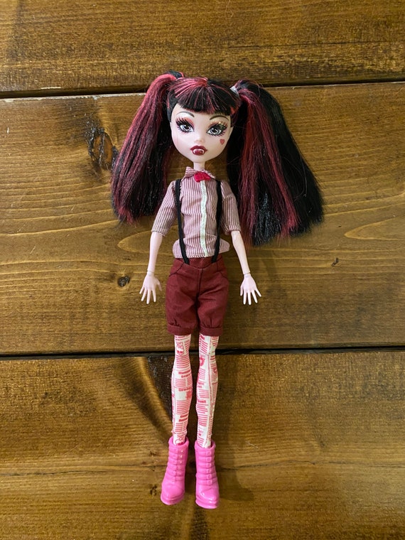 Monster High Doll Draculaura School Clubs Fashion Pack for -  Finland