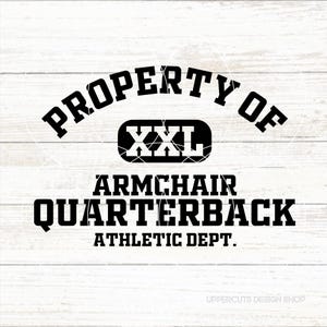Propriété de Fauteuil quarterback département des sports SVG, Svg de football XXL, T-shirt bricolage pour fan de football, quarterback du lundi matin, cadeau de fan